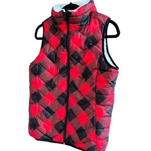SO brand-Buffalo plaid red and black Sherpa Vest. Sz LARGE